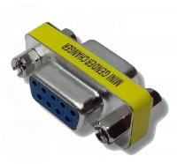 Adaptateur changeur de genre DB9 femelle / femelle 
